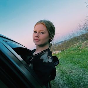 Meet your Posher, Brooke